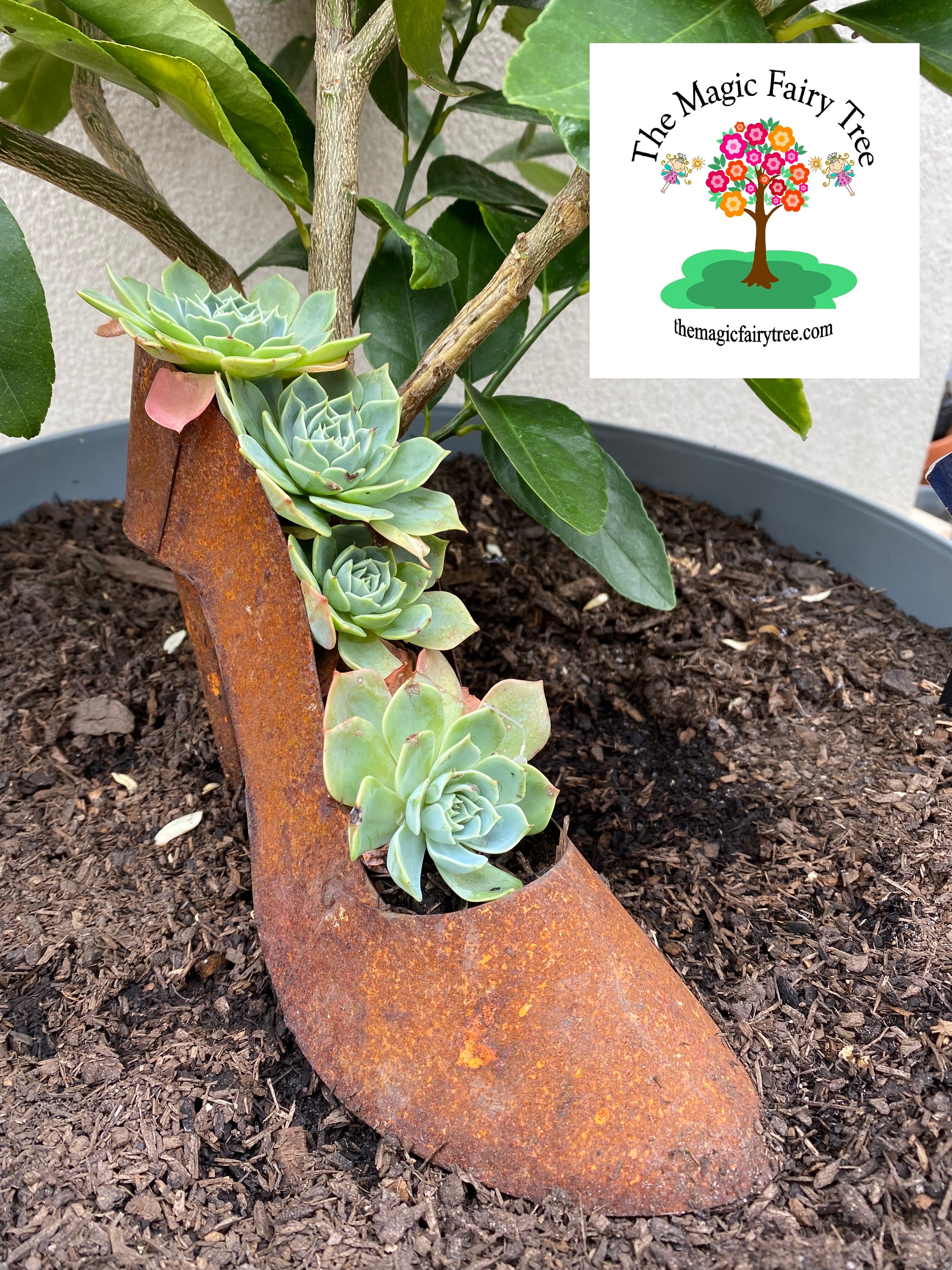 Rusty Shoe High Heel Planter image 0