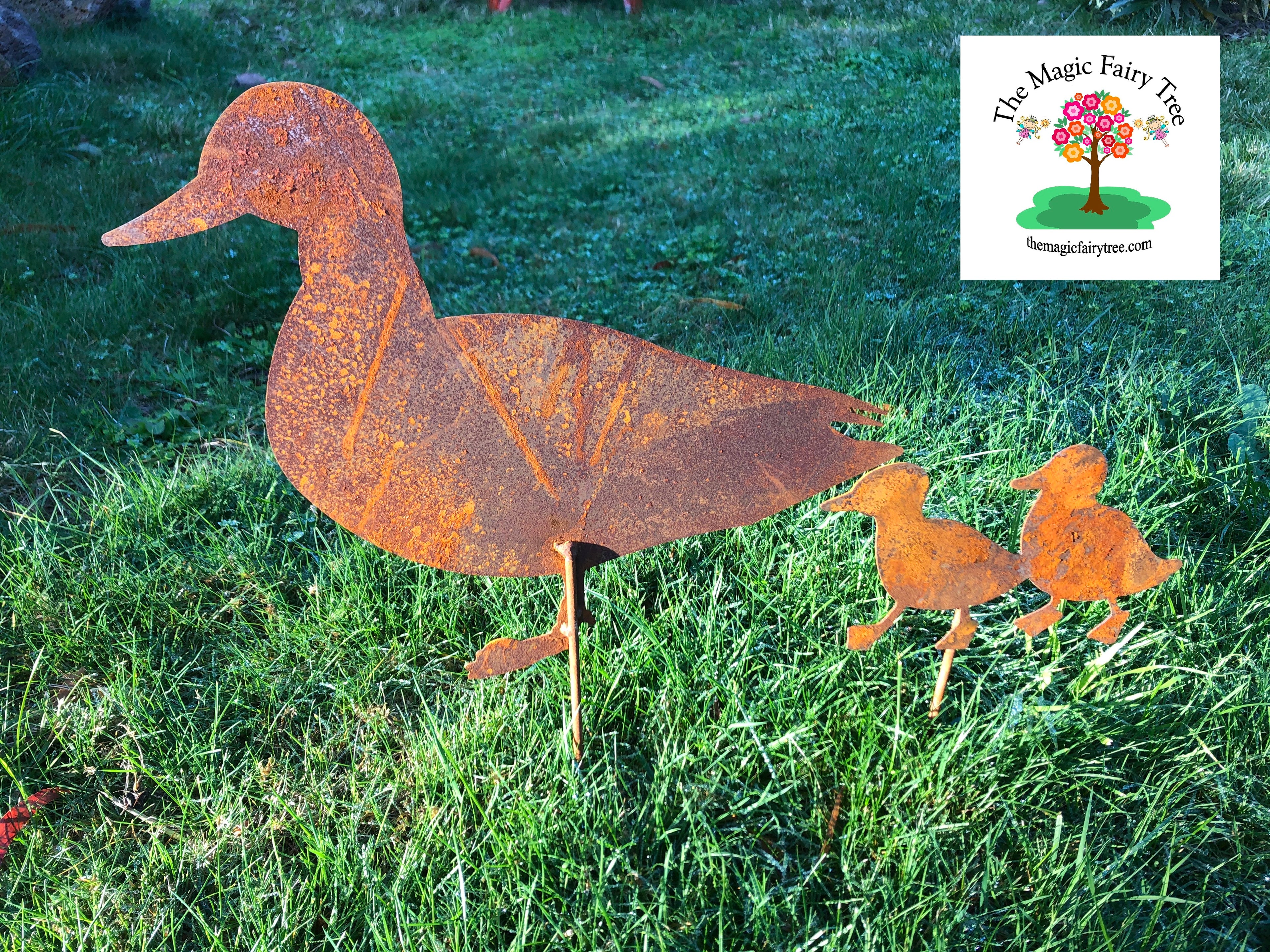 Rusty Metal Duck Family Silhouette Stake image 1