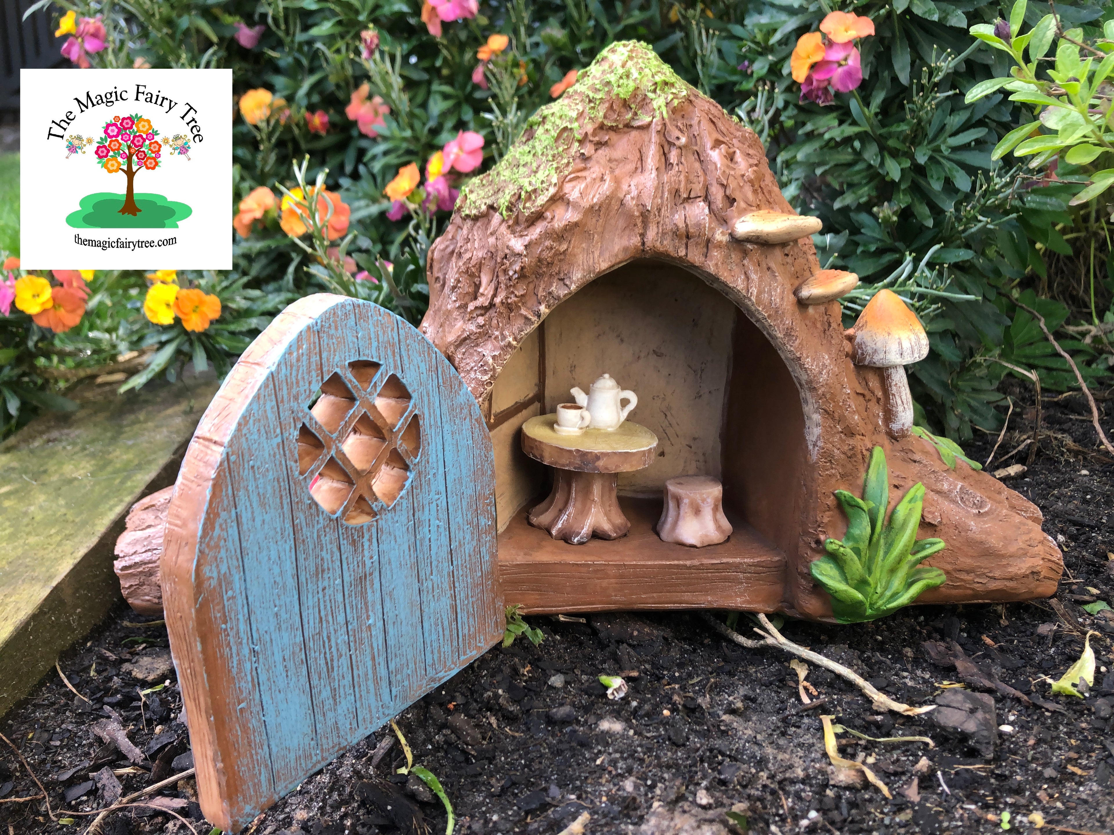 Solar Hobbit House with opening door image 1