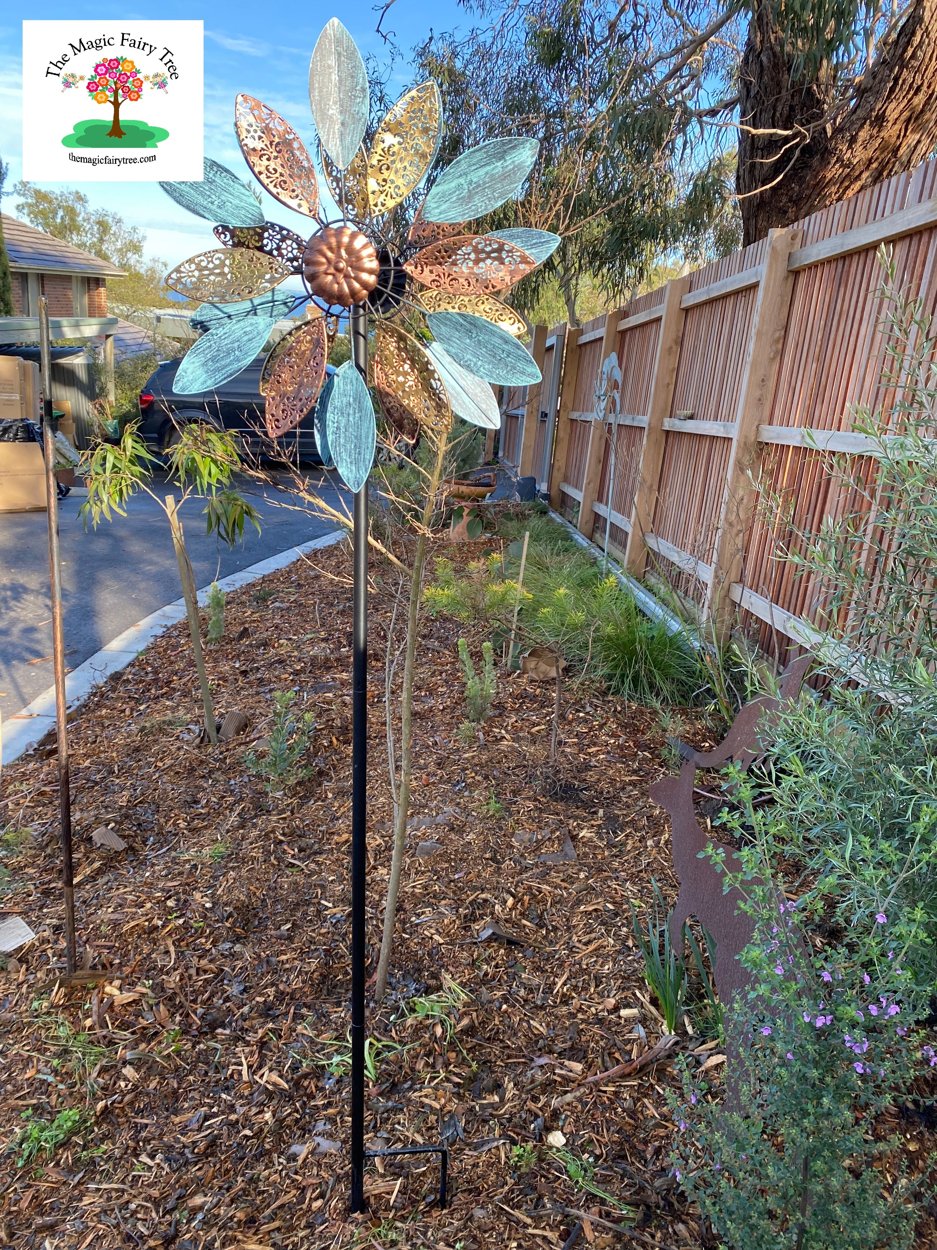 Lacey Daisy Metal Windmill image 1