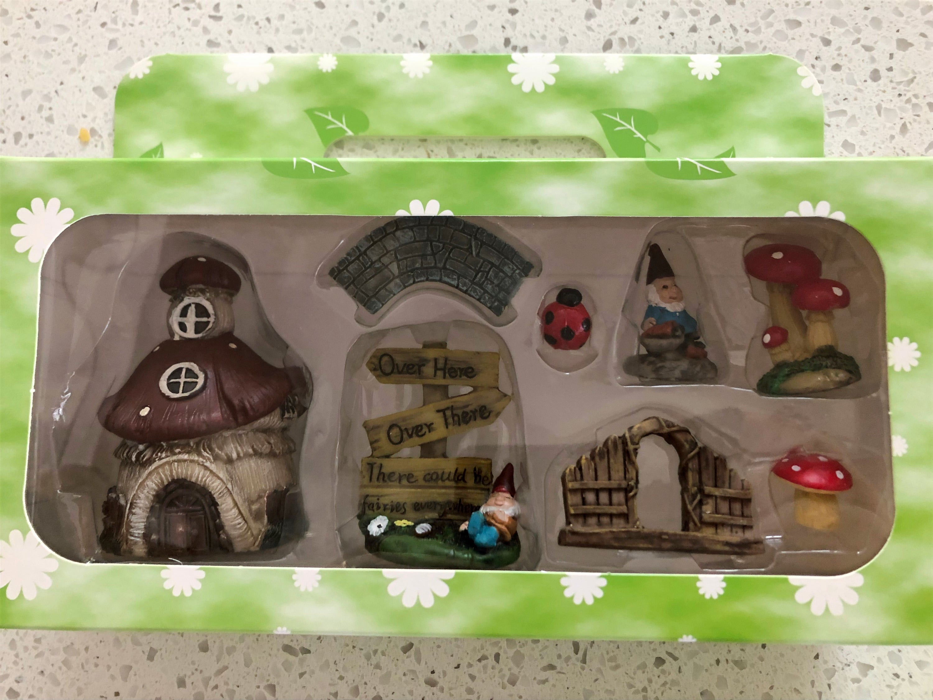Gnome fairy garden set image 4