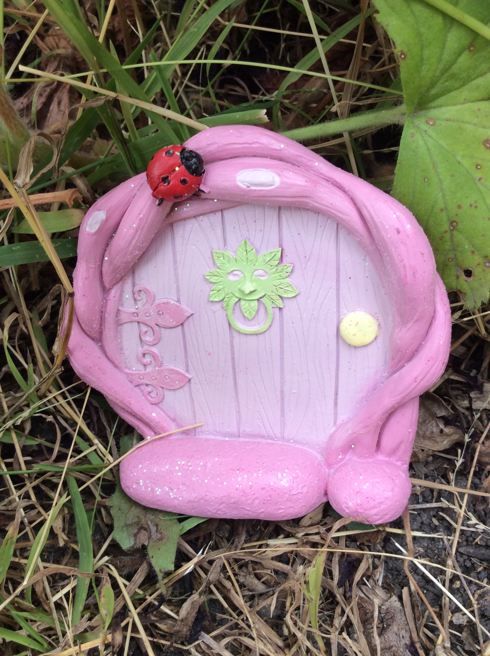 Pink fairy door - round - 10cm image 1