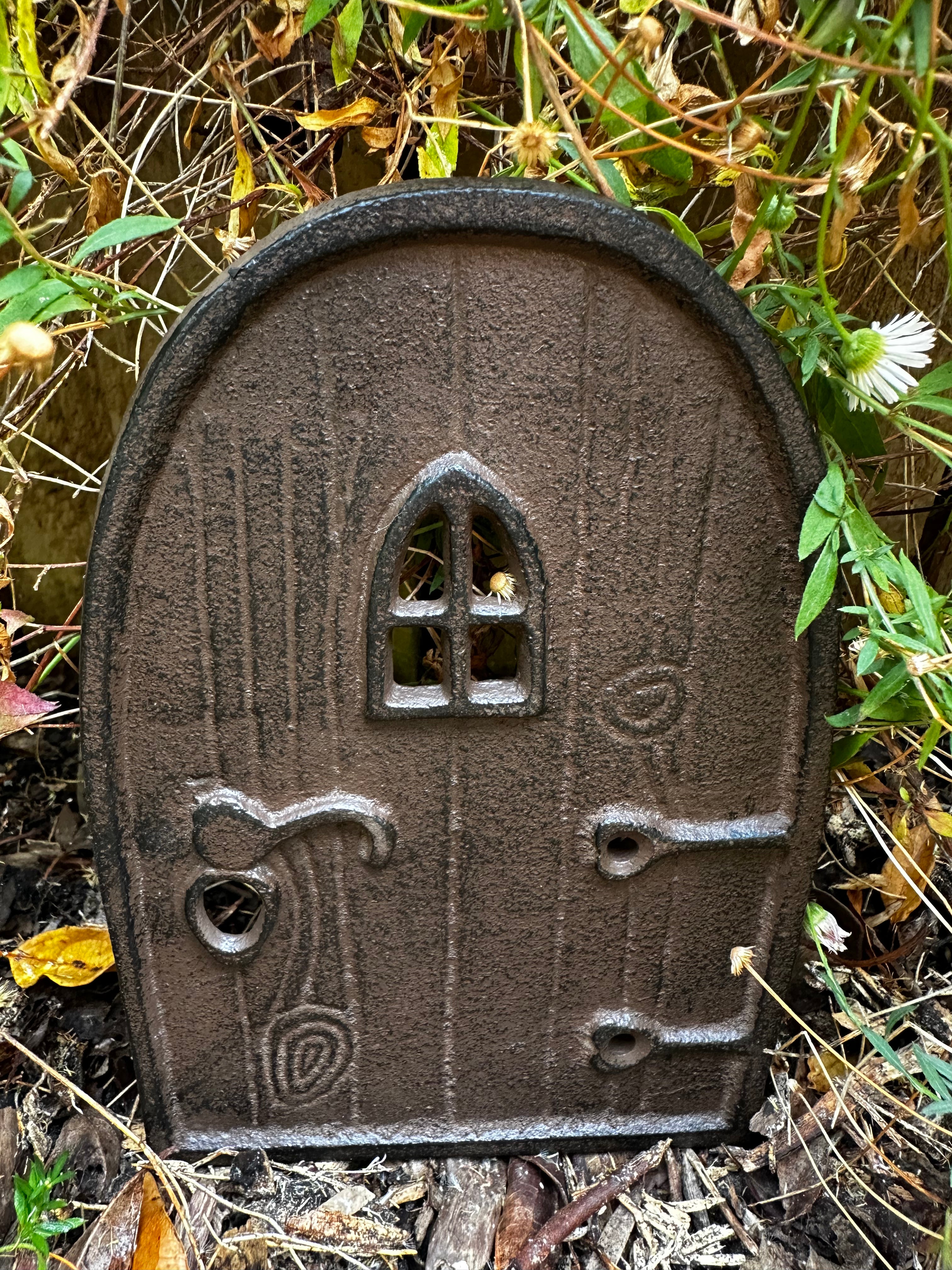 Cast iron fairy door image 3