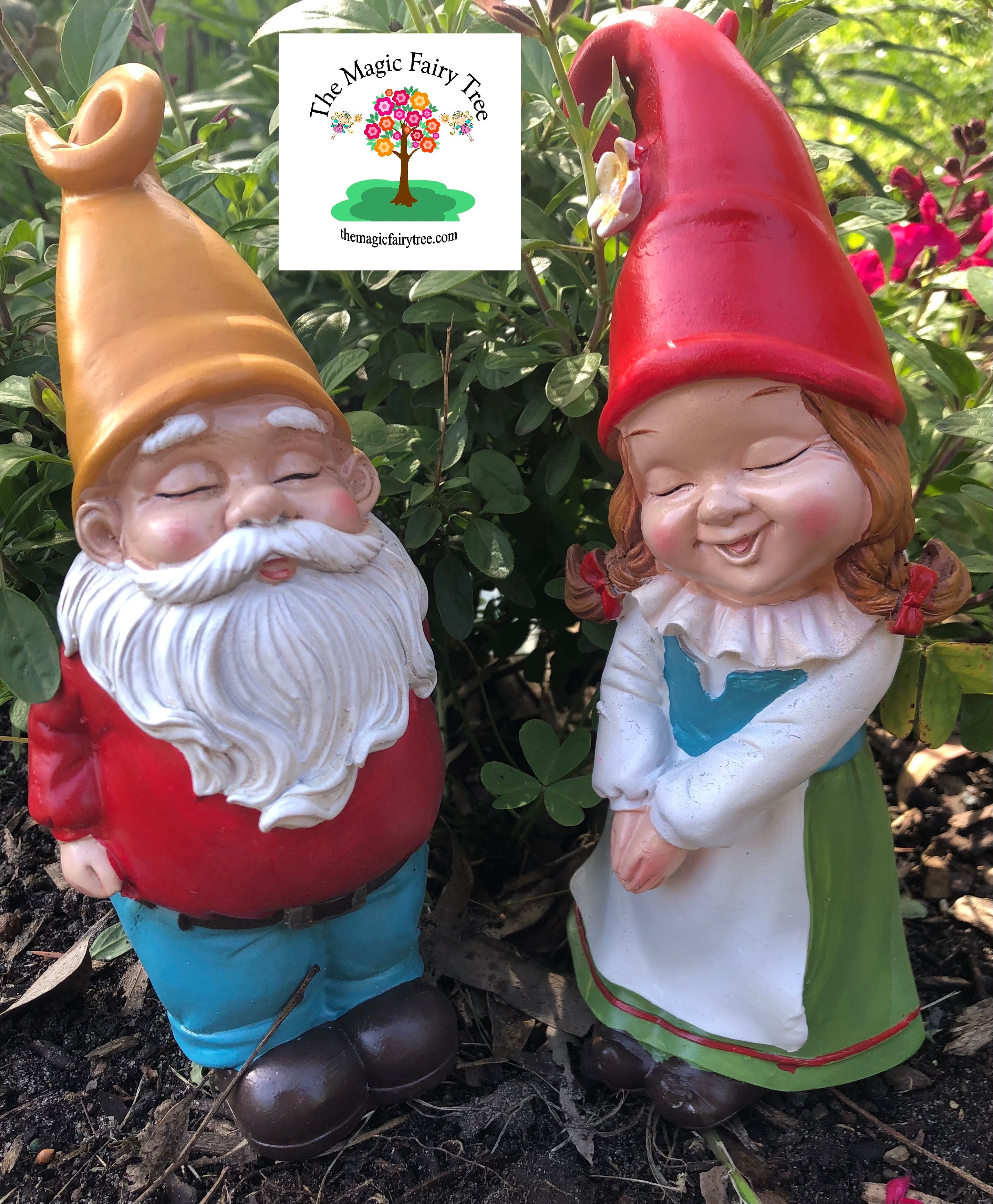 Mr and Mrs Gnome Kissing Figurines image 2