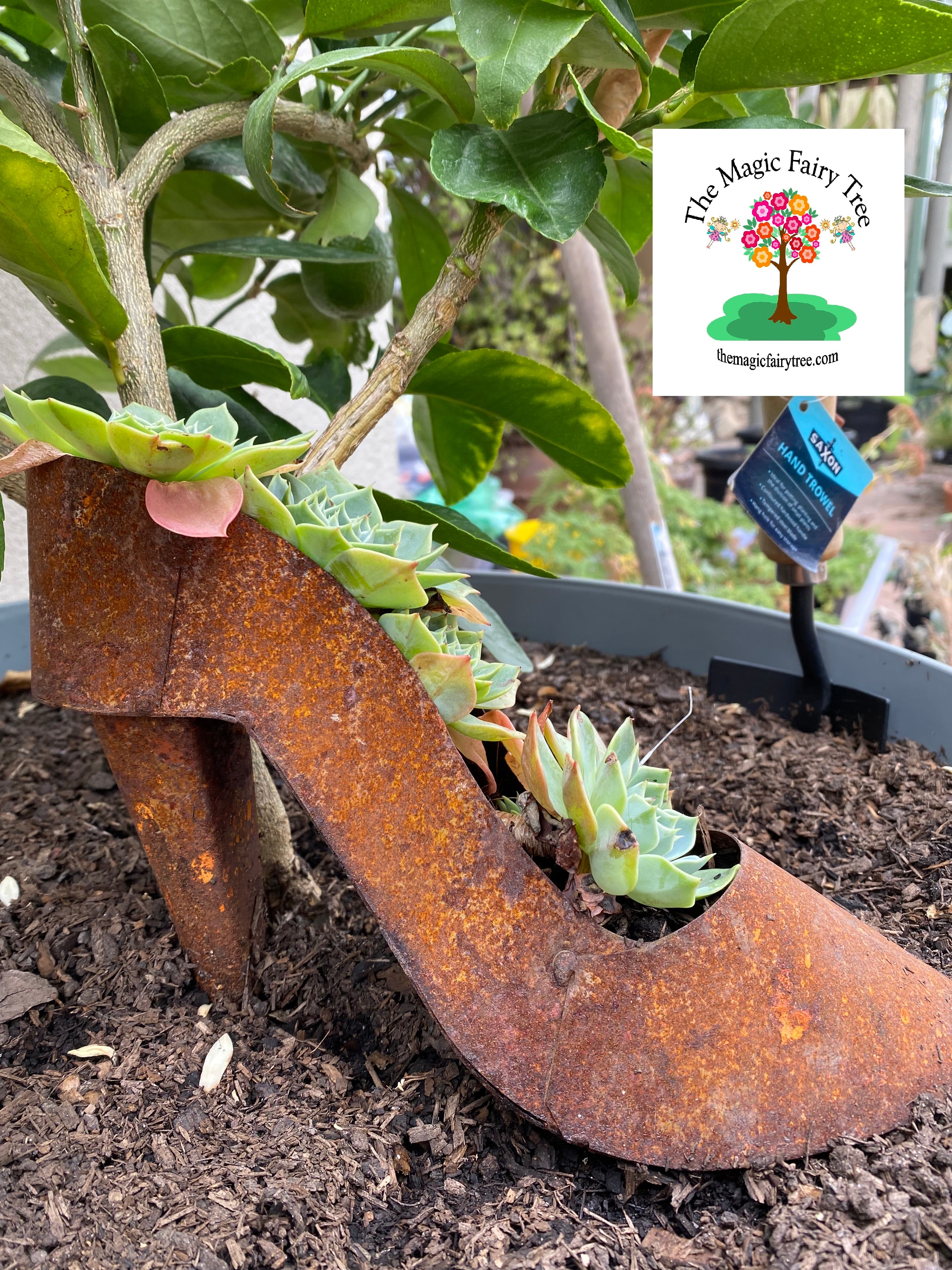 Rusty Shoe High Heel Planter image 2