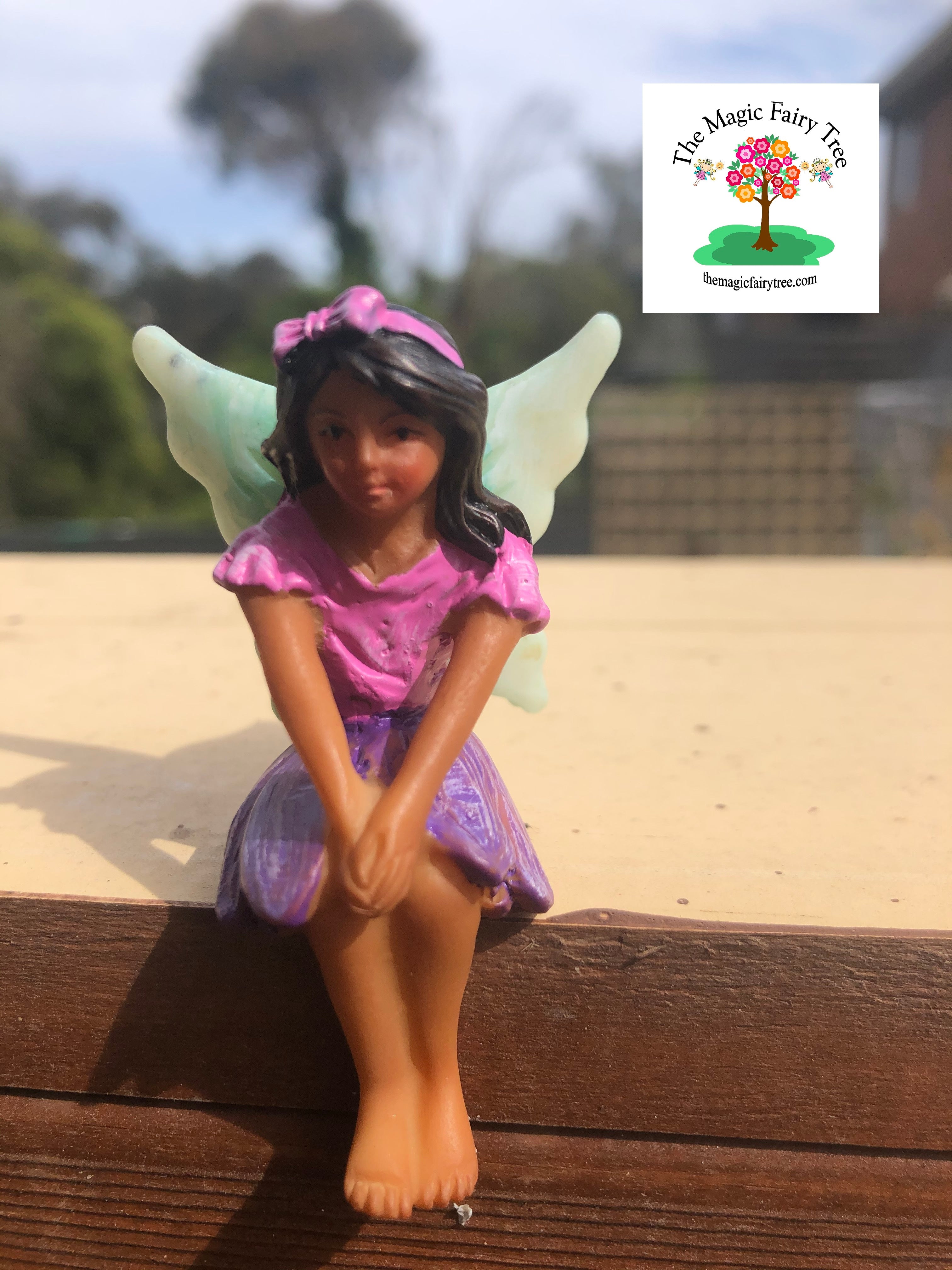 Fairy Mia sitting fairy figurine image 0