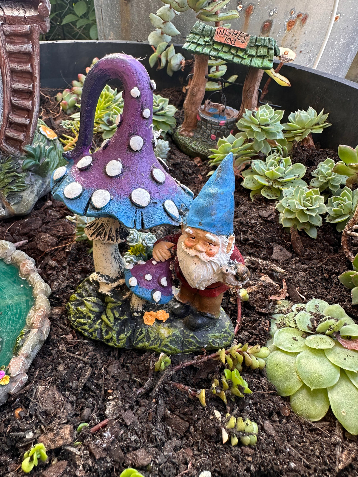13cm gnome with mushroom