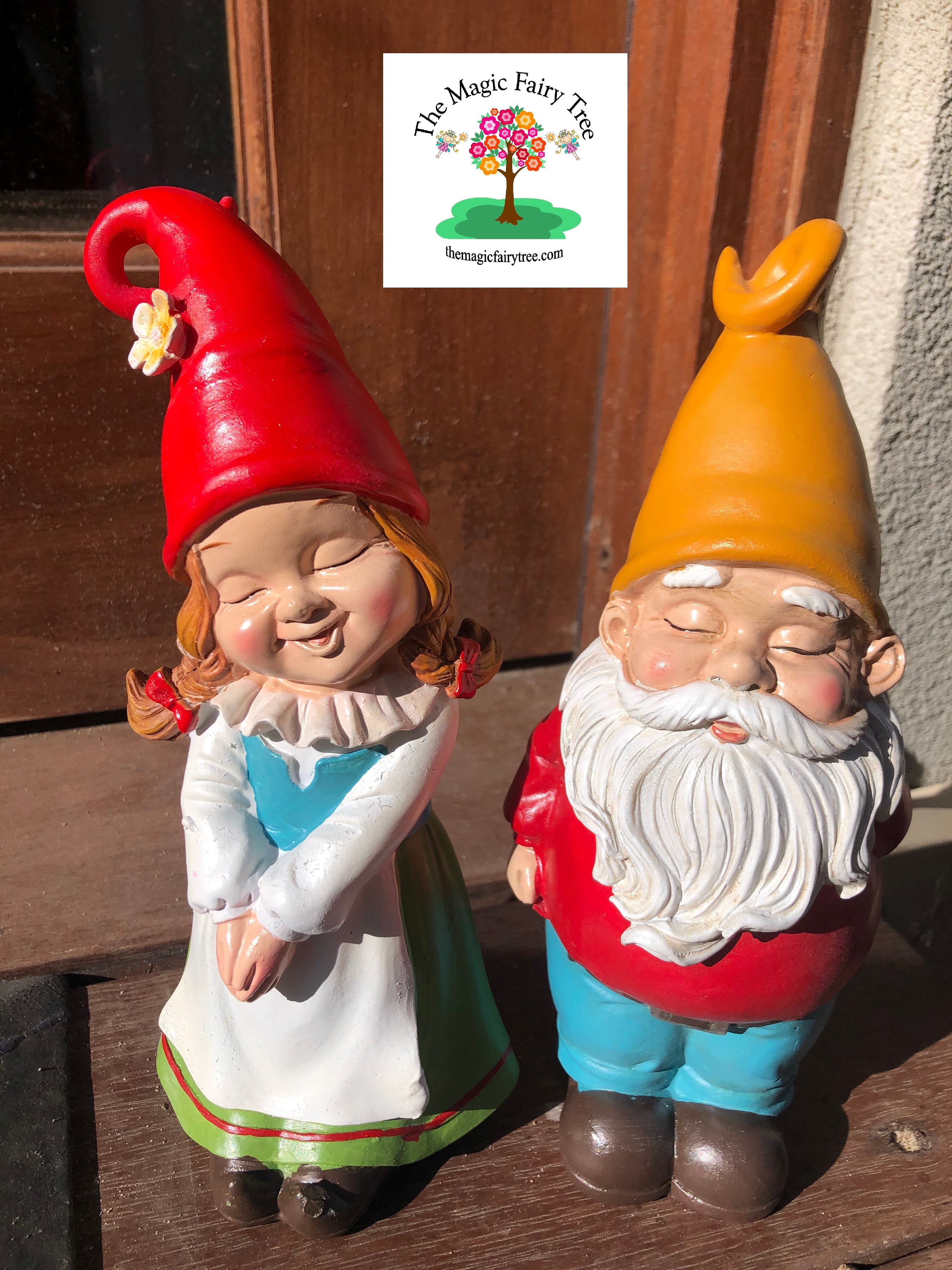 Mr and Mrs Gnome Kissing Figurines image 4