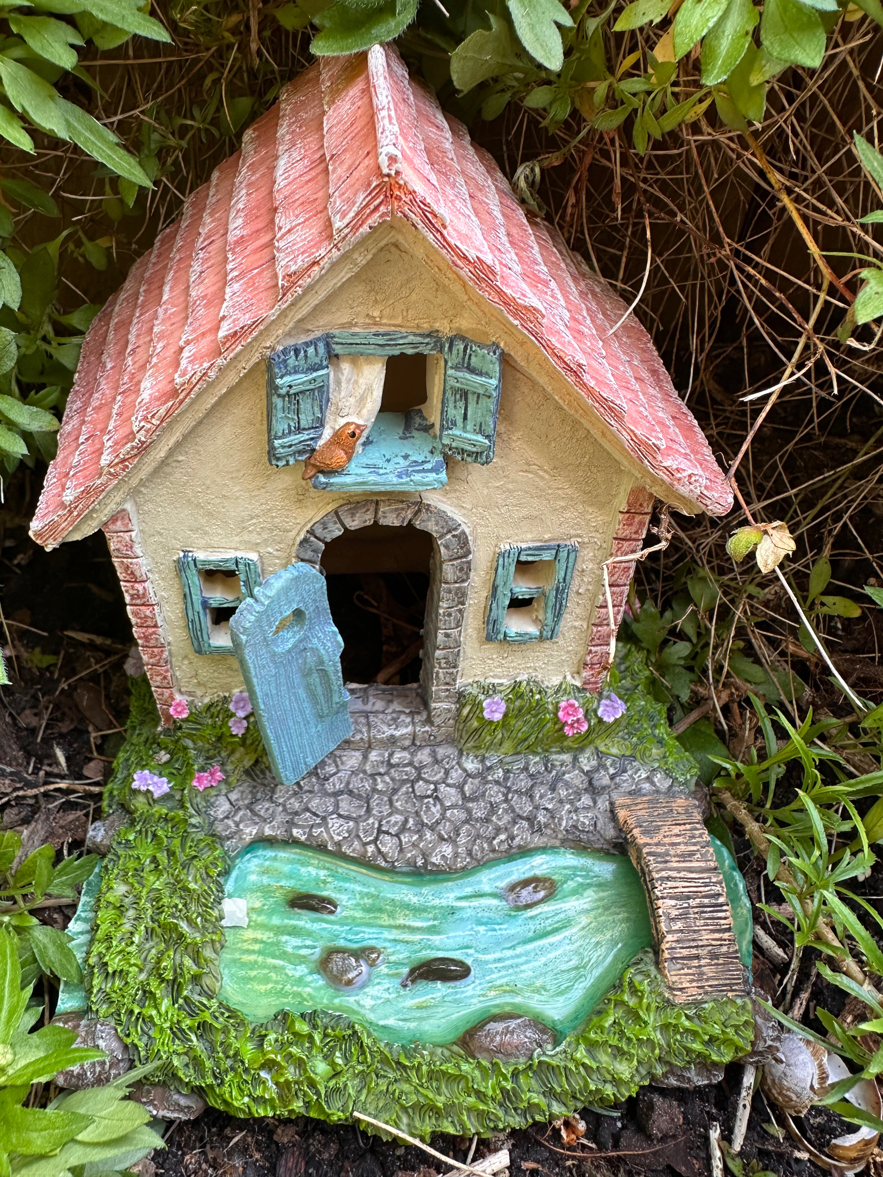 16cm Riverside Fairy Cottage House with opening door
