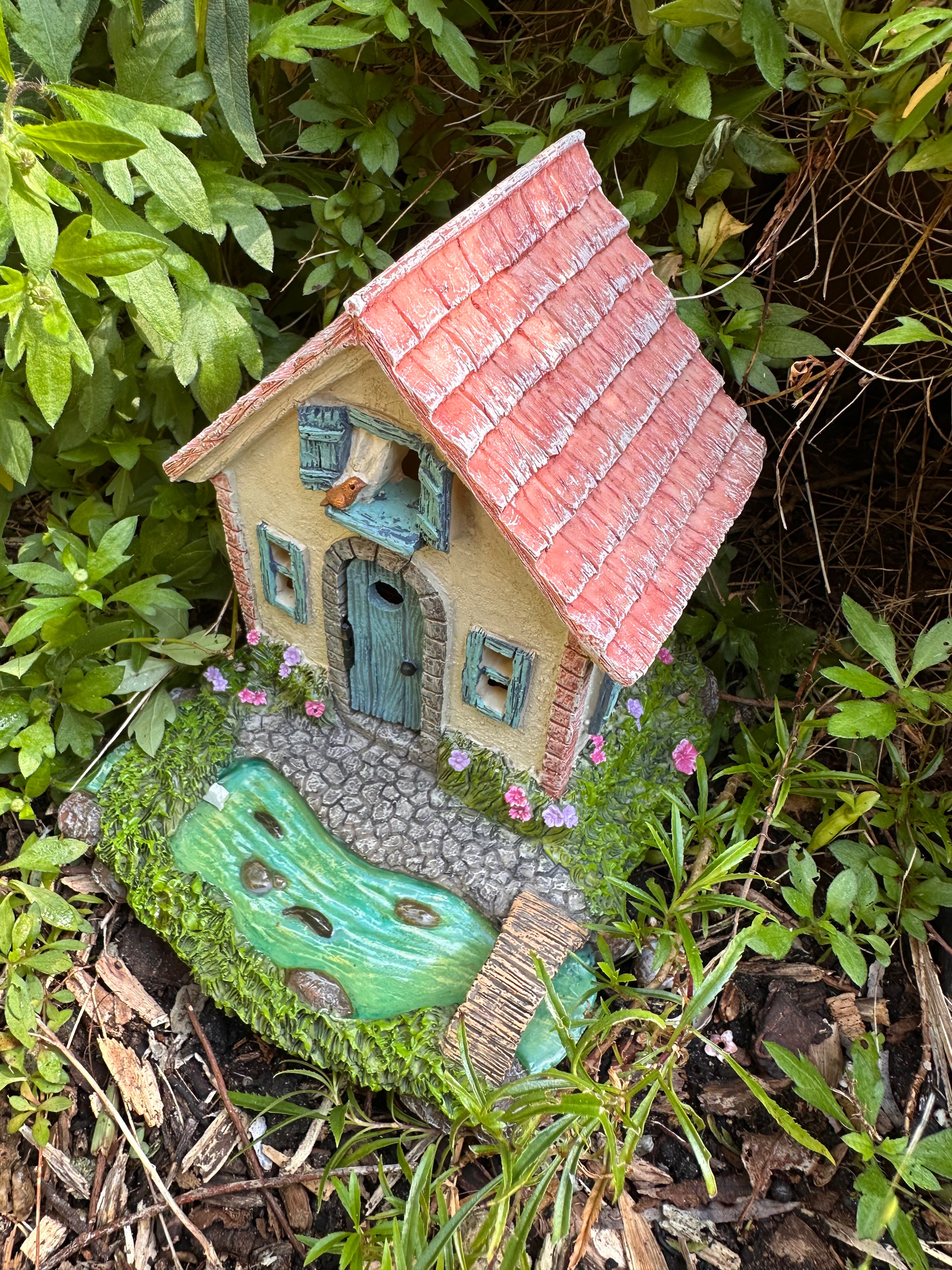 16cm Riverside Fairy Cottage House with opening door