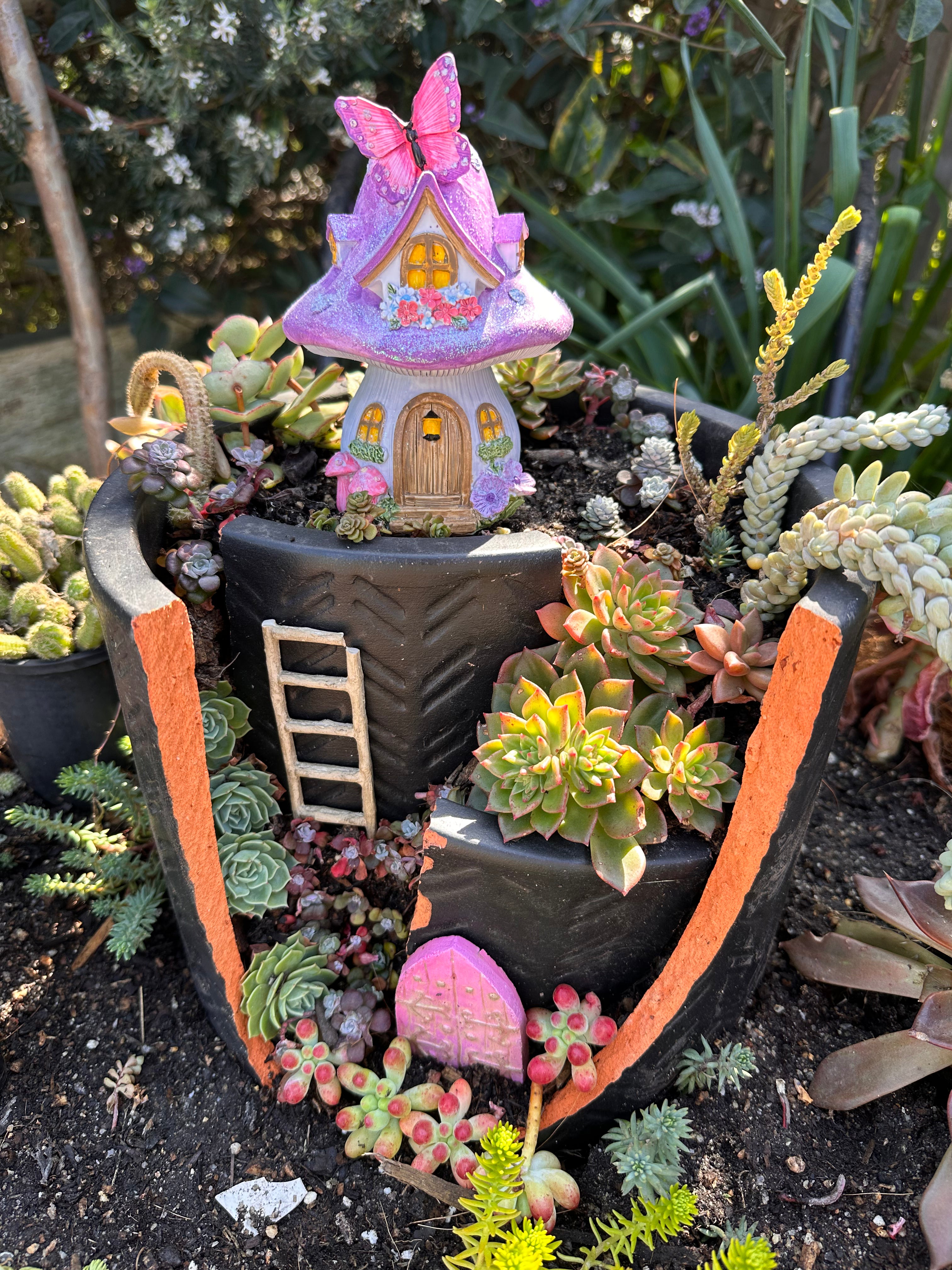 14cm Mushroom Fairy House with Butterfly