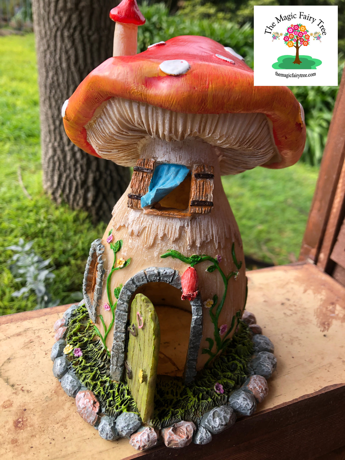 19.5cm Red Mushroom House with opening door