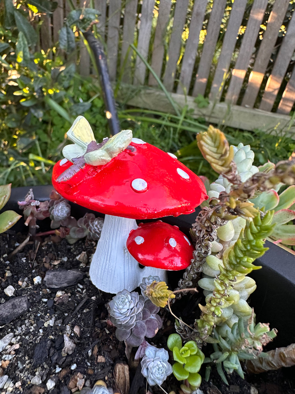 8cm twin mushroom with butterfly or dragonfly