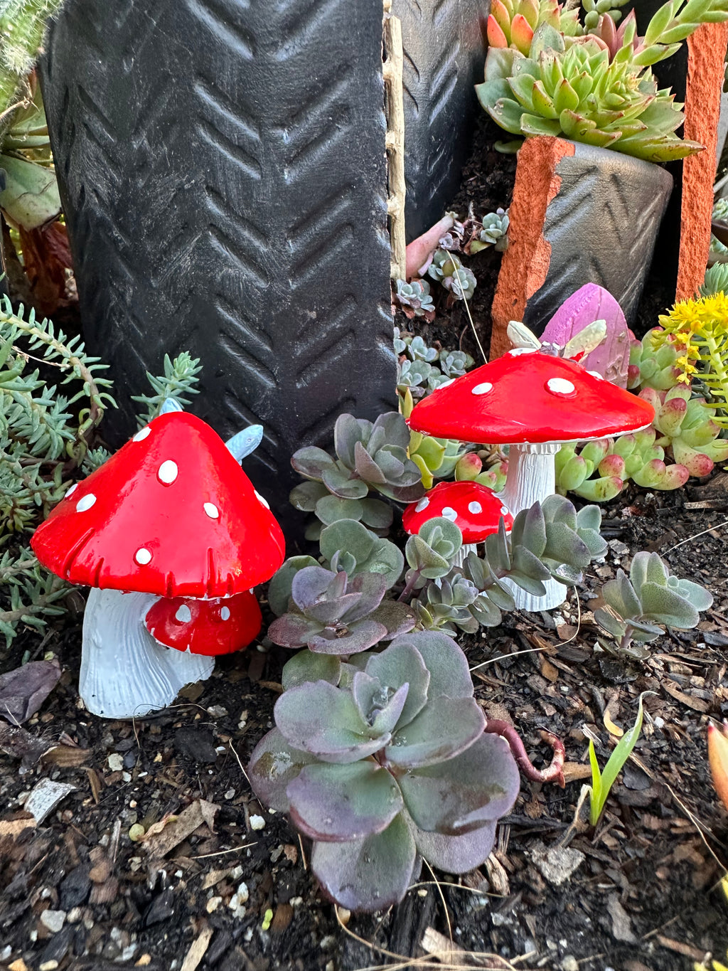 8cm twin mushroom with butterfly or dragonfly