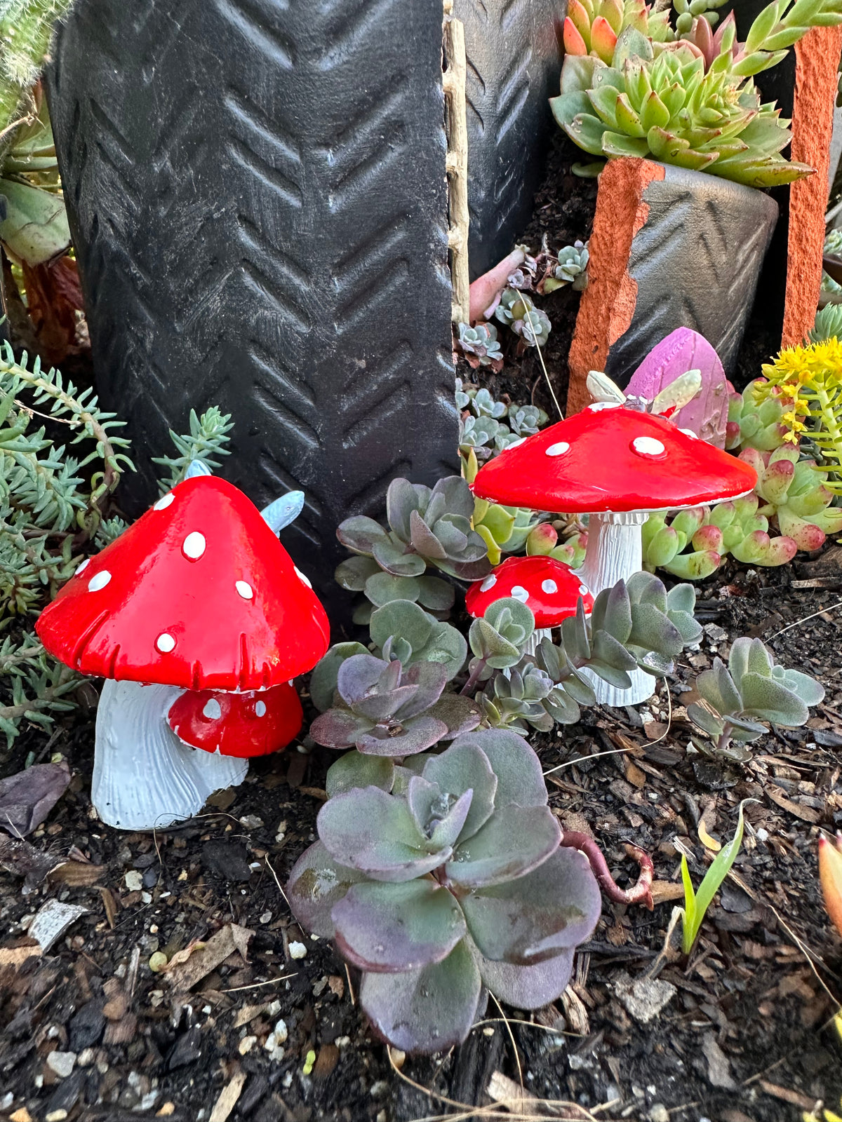 8cm twin mushroom with butterfly or dragonfly