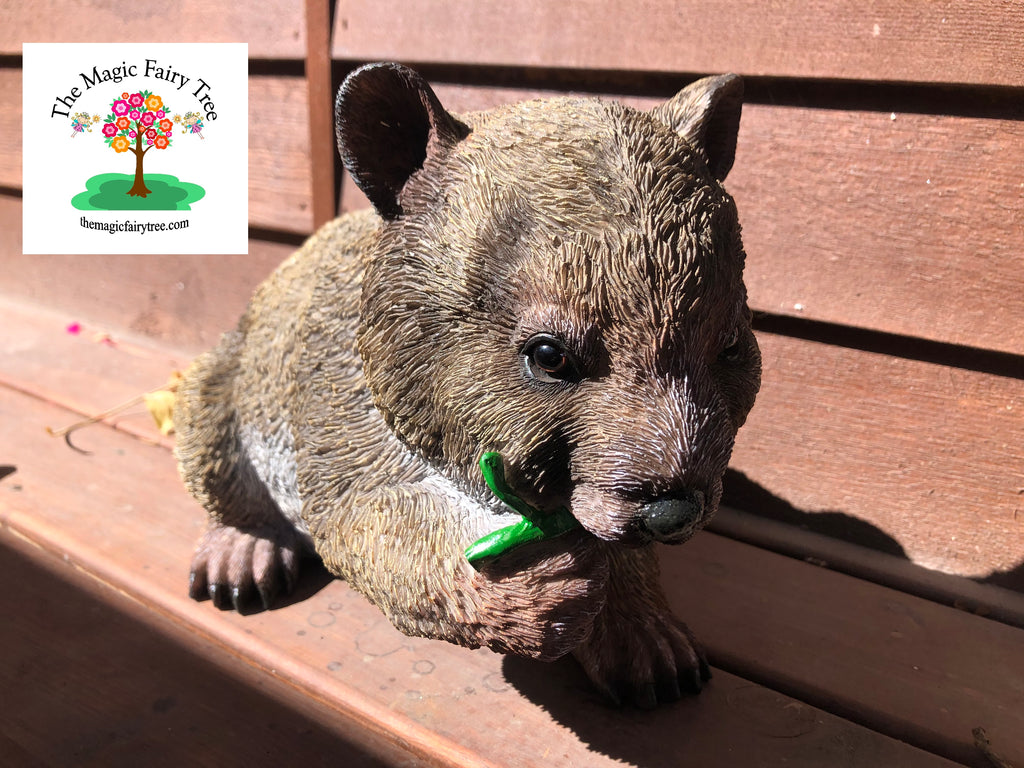 29cm wombat eating leaves garden ornament