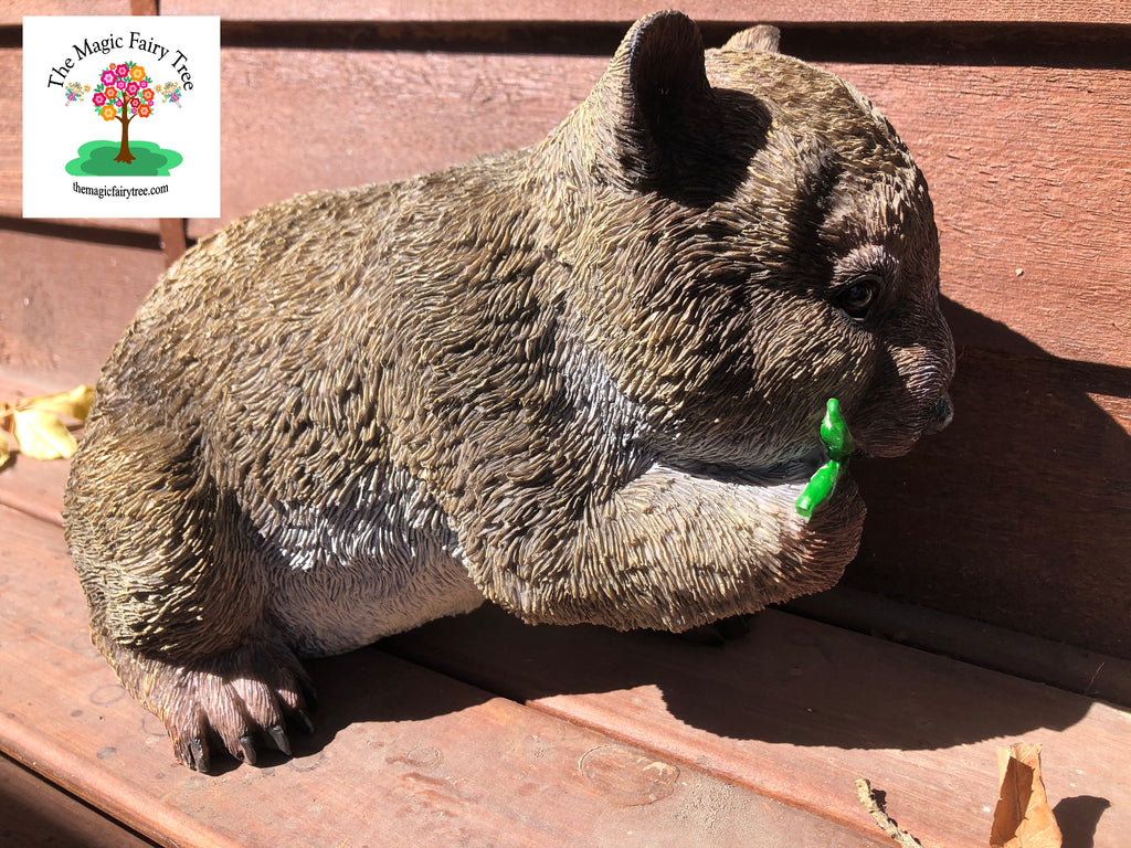 29cm wombat eating leaves garden ornament