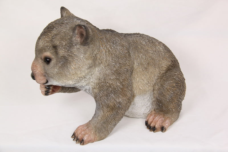 29cm wombat eating leaves garden ornament