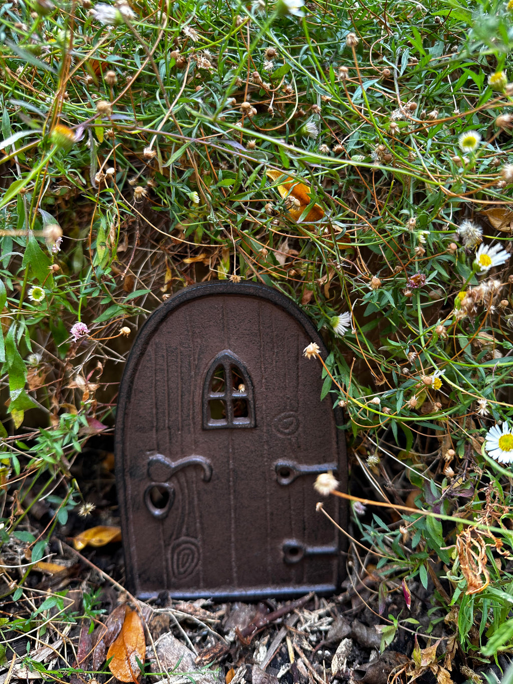 Cast iron fairy door image 4
