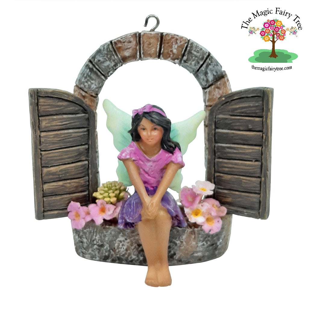 Fairy Mia sitting fairy figurine image 2
