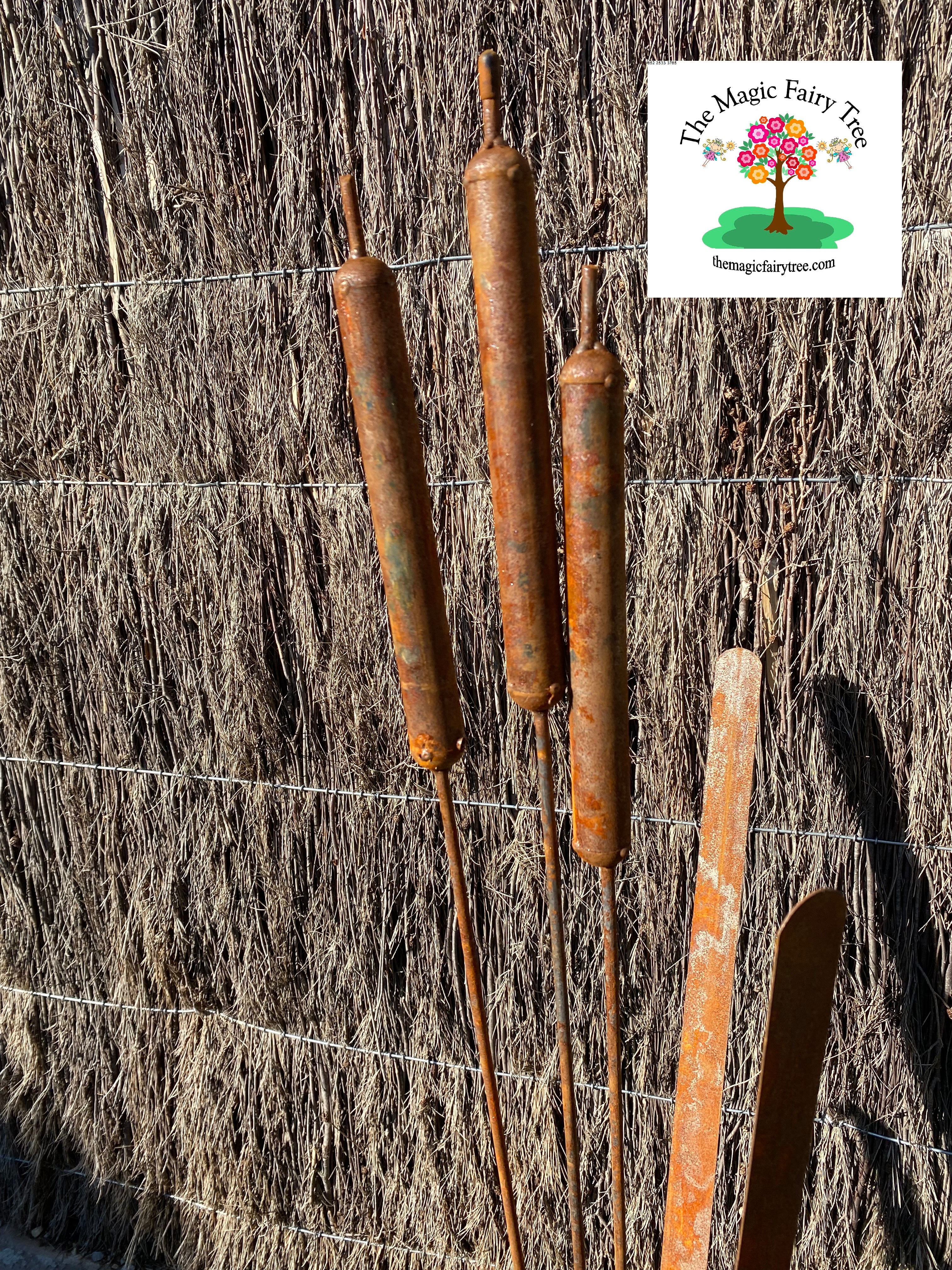 Metal Bulrushes Rustic Stakes image 3