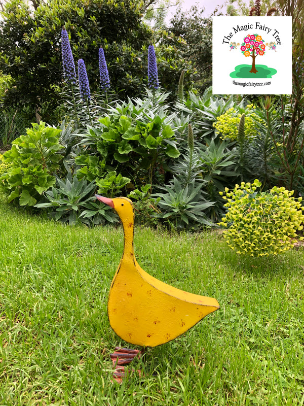 36cm Rustic Yellow Metal Duck image 0